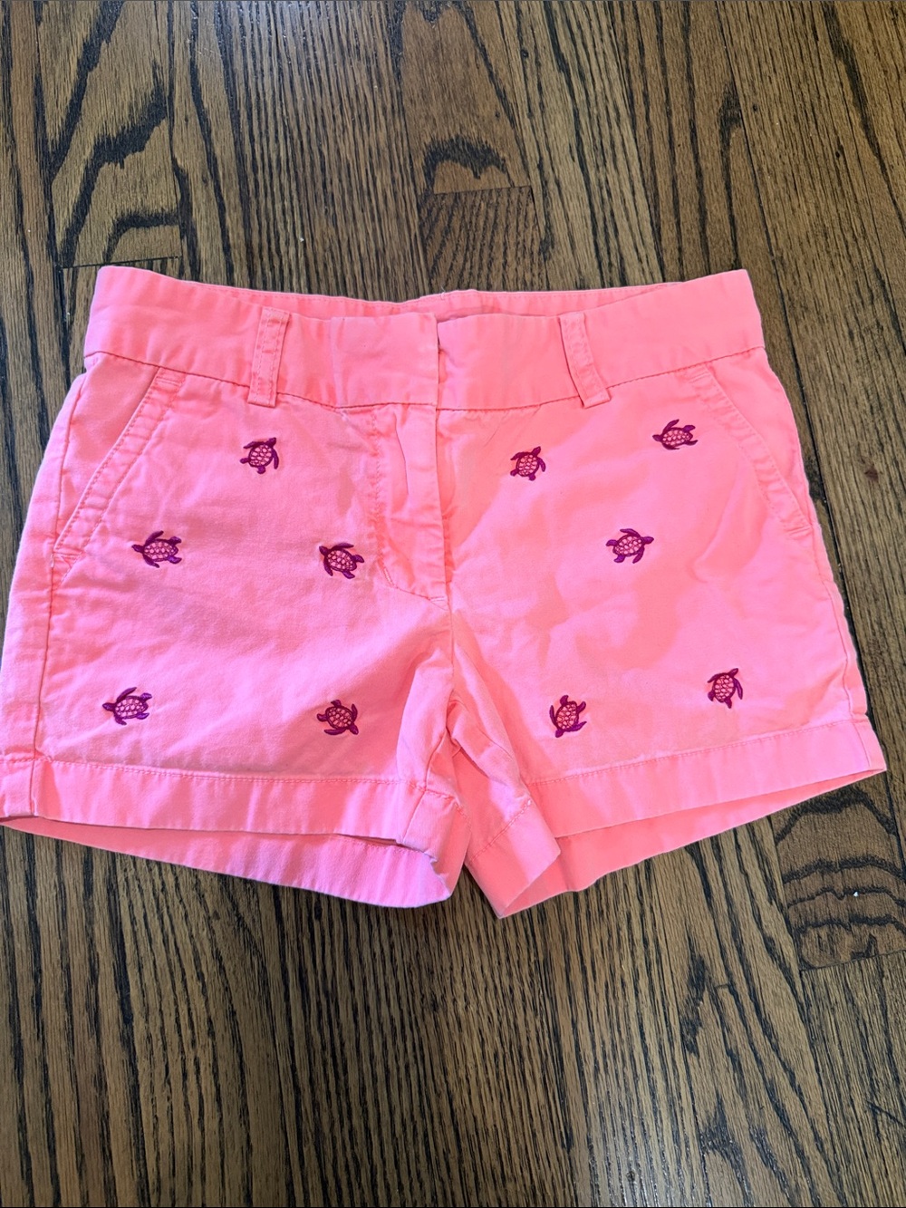 Vineyard Vines Embroidered Turtle Shorts